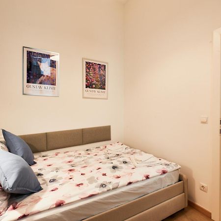 Malixa - Apartment In The Heart Of Vienna Next To Metro Екстериор снимка